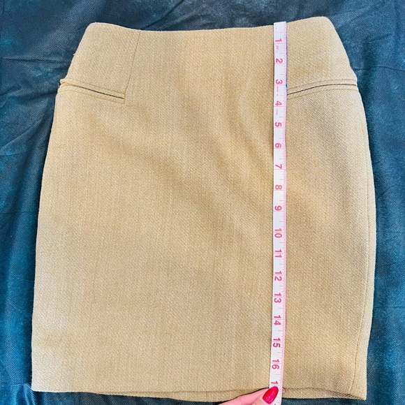 🔥Giorgio Armani Classic Tan Skirt🔥 - Picture 5 of 6